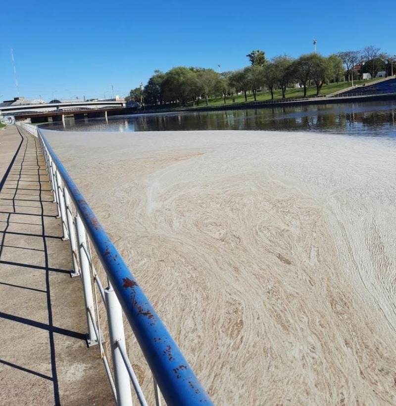 Espuma en el arroyo Tapalqu: por qu se produce?